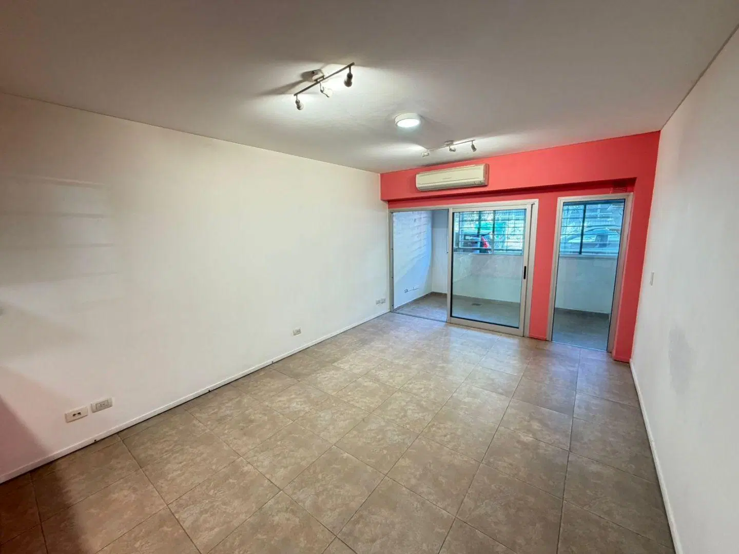 2 AMBIENTES C/PATIO, seguridad, GYM, SUM y Pileta!! 5