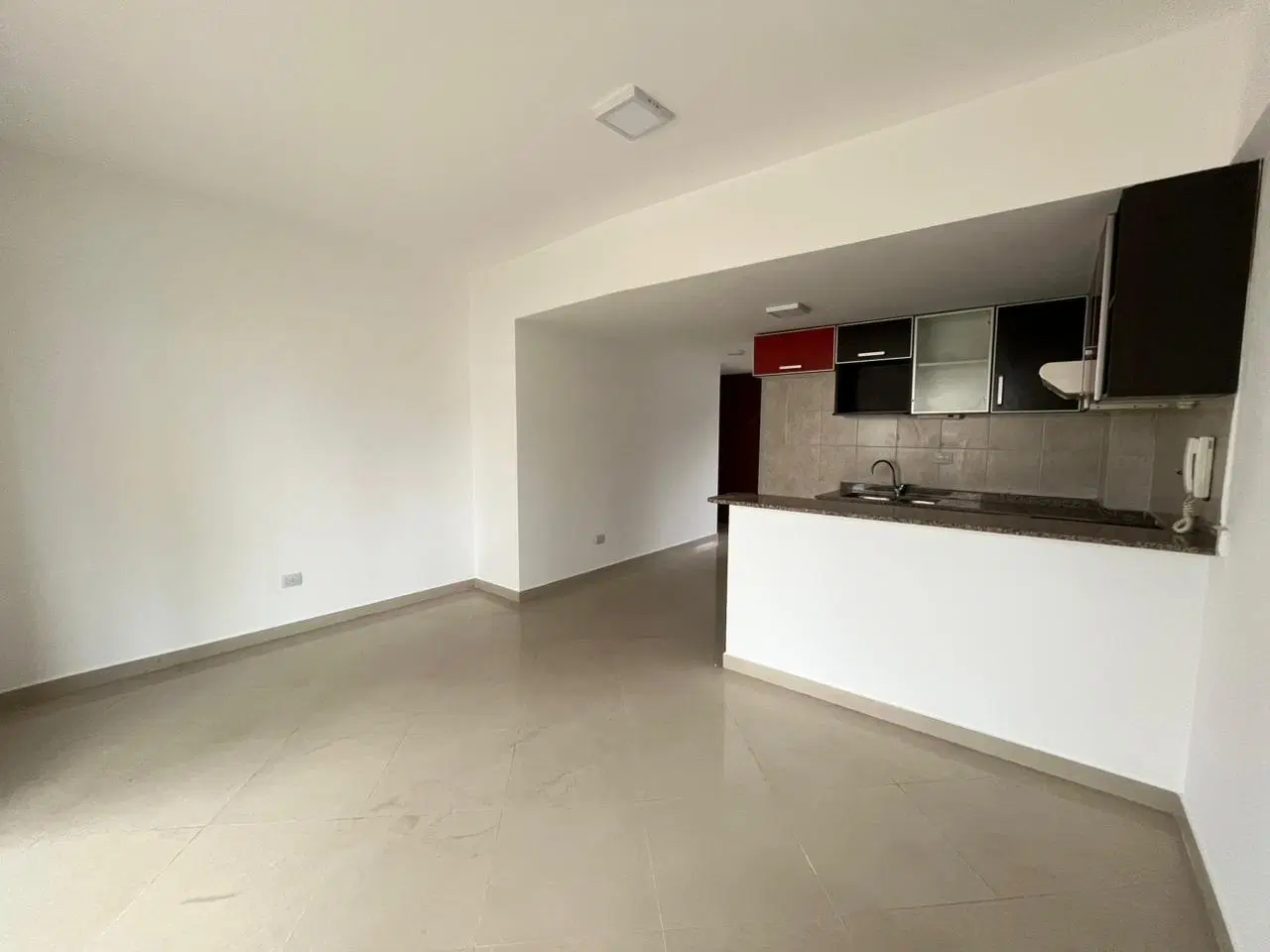 Amplio dos ambientes con balcón en Villa Santa Rita 4