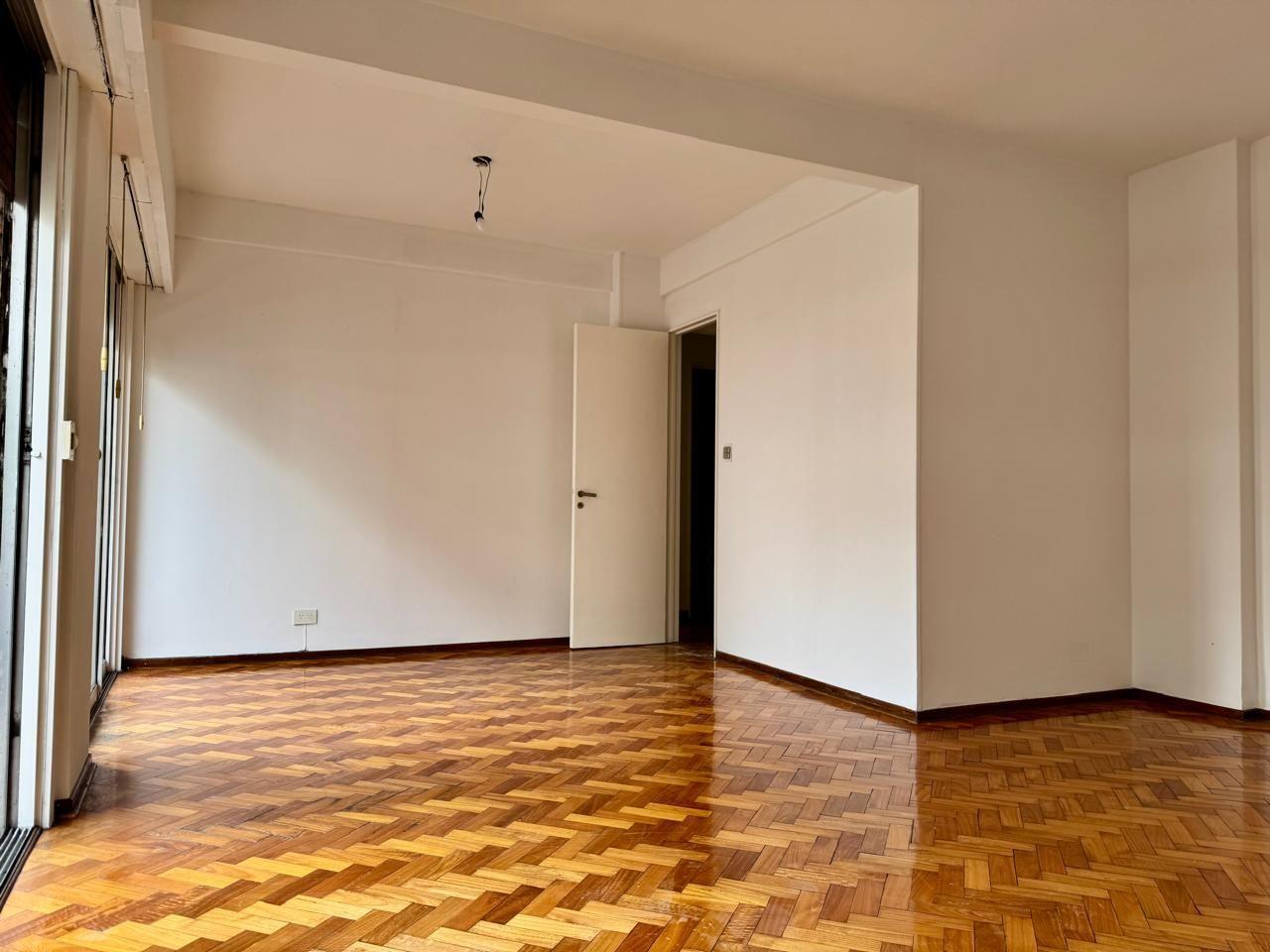 Foto de Amplio 3 ambientes al frente con balcon, super luminoso, cocina comedor, imagen 5