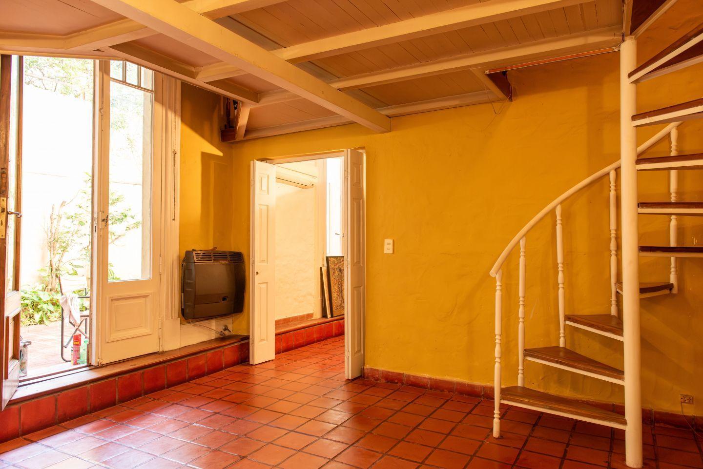 Foto de Hermoso PH 4 ambientes con patio y dos baños, imagen 2