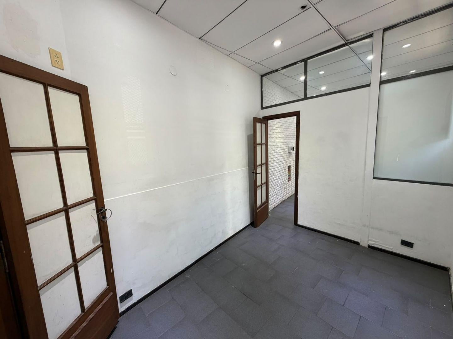 Foto de PH Alquiler comercial planta baja oficina - consultorio - deposito, imagen 3