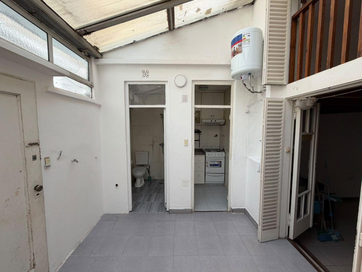 Foto de PH 2 Ambientes patio y terraza - Villa Crespo, imagen 1
