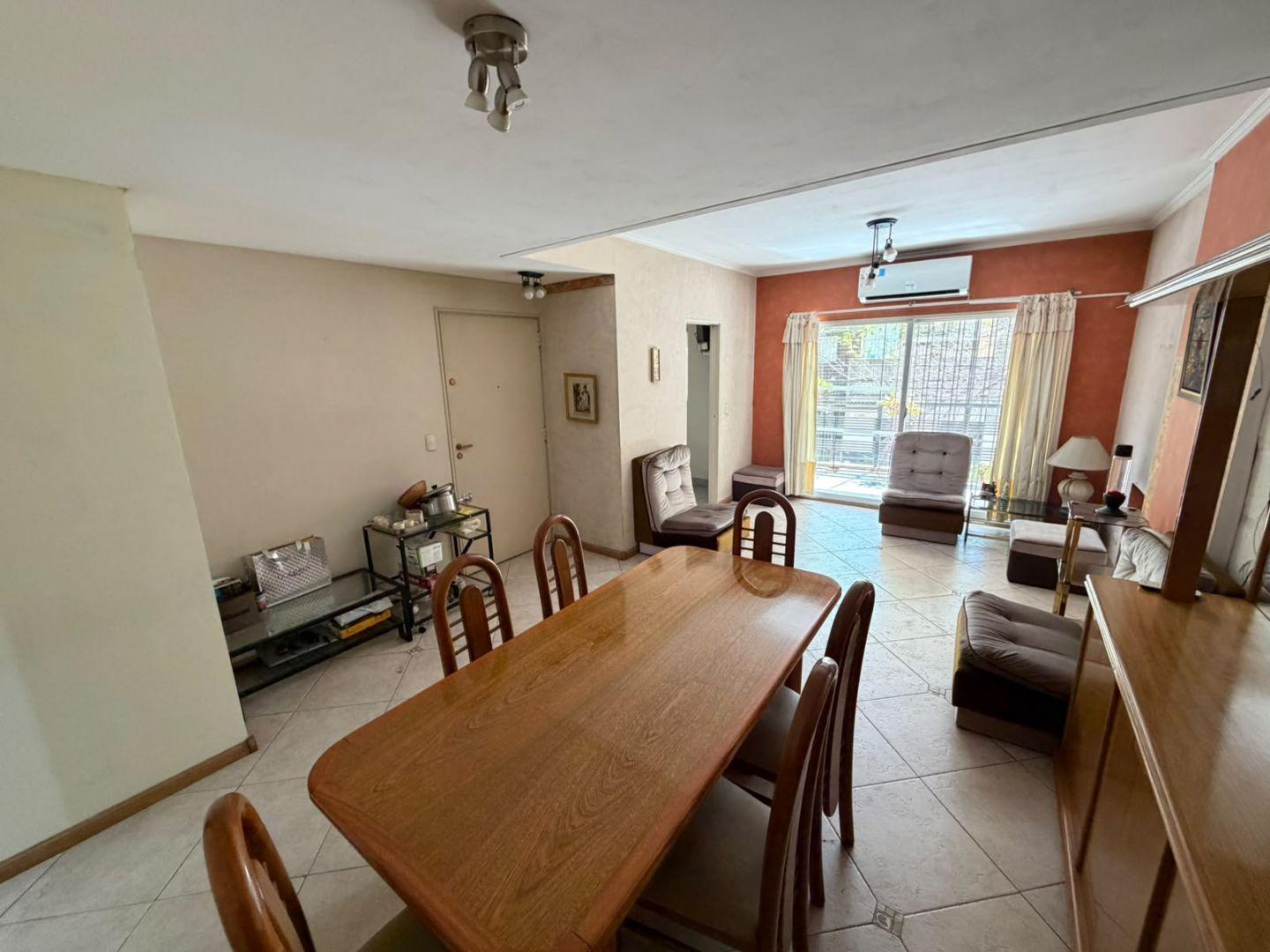 Foto de VENTA 3 ambientes ,patio, balcón y cochera Caballito, imagen 3