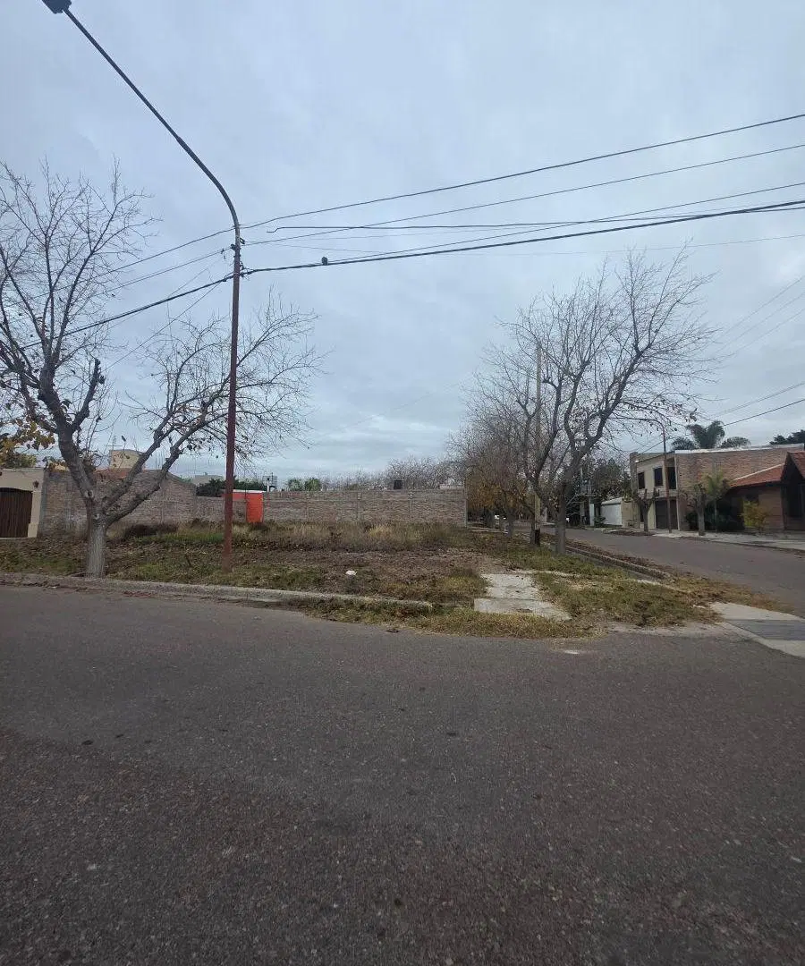 Se vende lote barrio trebol 1
