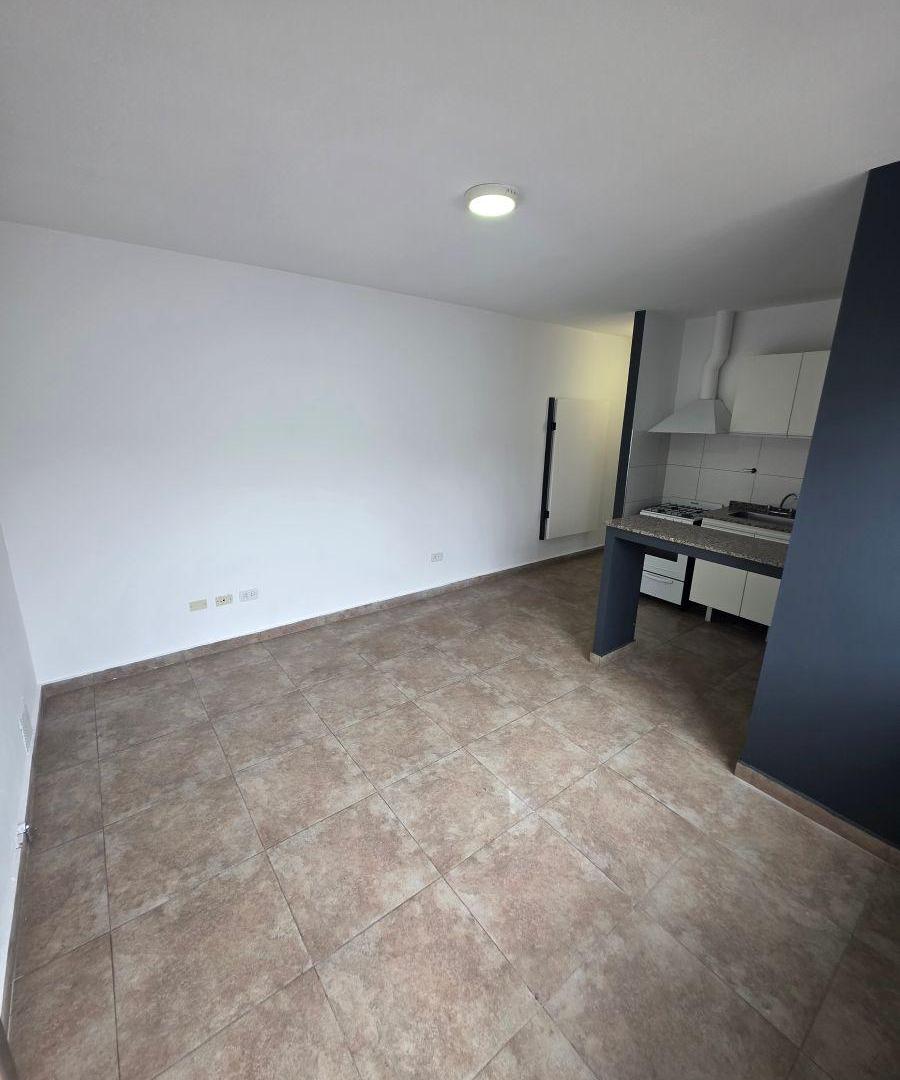 Foto de Se alquila departamento en La colonia junin, imagen 4
