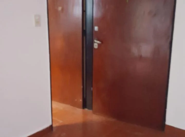 Depto 2 Amb 1ero por escalera 4