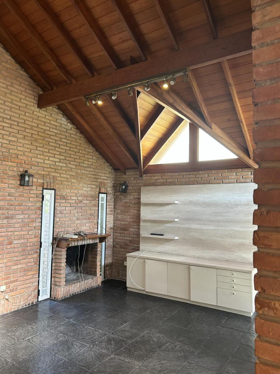 Foto de EL BOSQUE COUNTRY CLUB u$s 159.000.-RETASADA CASA 3 DORM STE PILETA, imagen 2