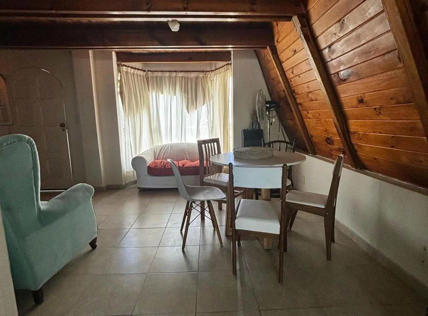 IMPECABLE CASA ESTILO ALPINA TOTALMENTE RECICLADA 5