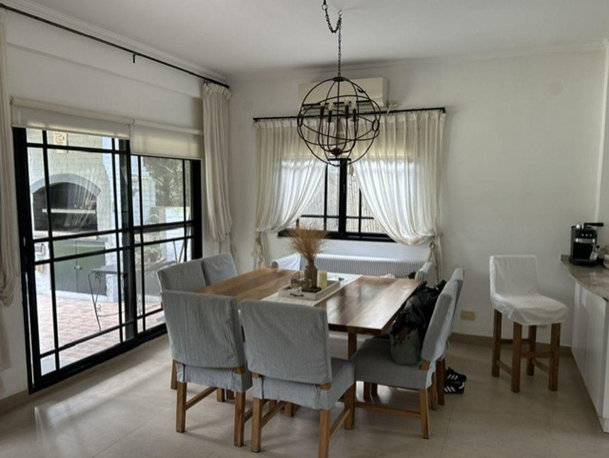 Foto de EL BOSQUE COUNTRY CLUB HERMOSA CASA SOBRE 1 LOTE 3 DORM STE PILETA, imagen 2