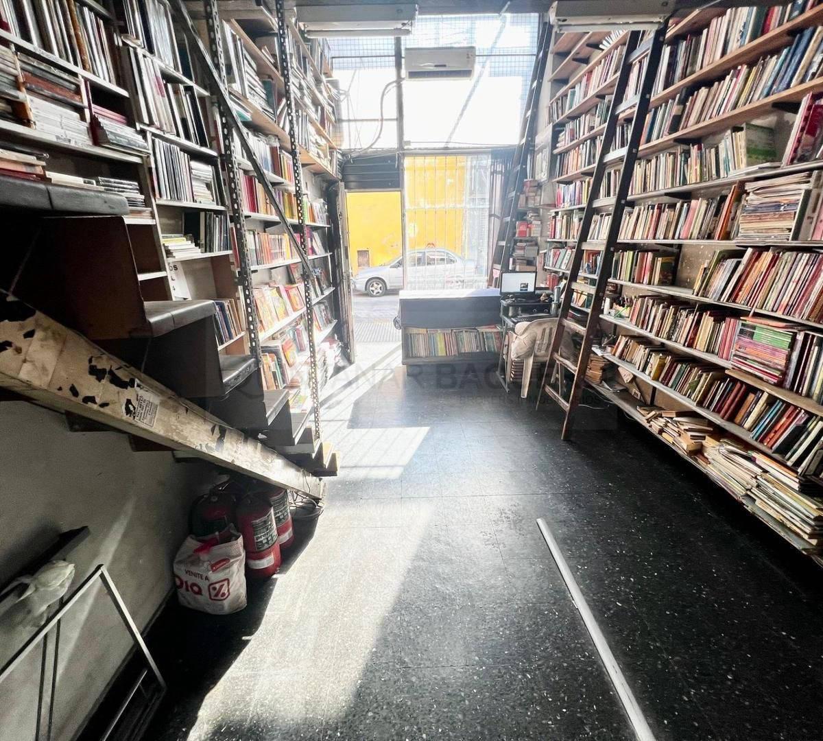 Venta de Local en Pompeya 3