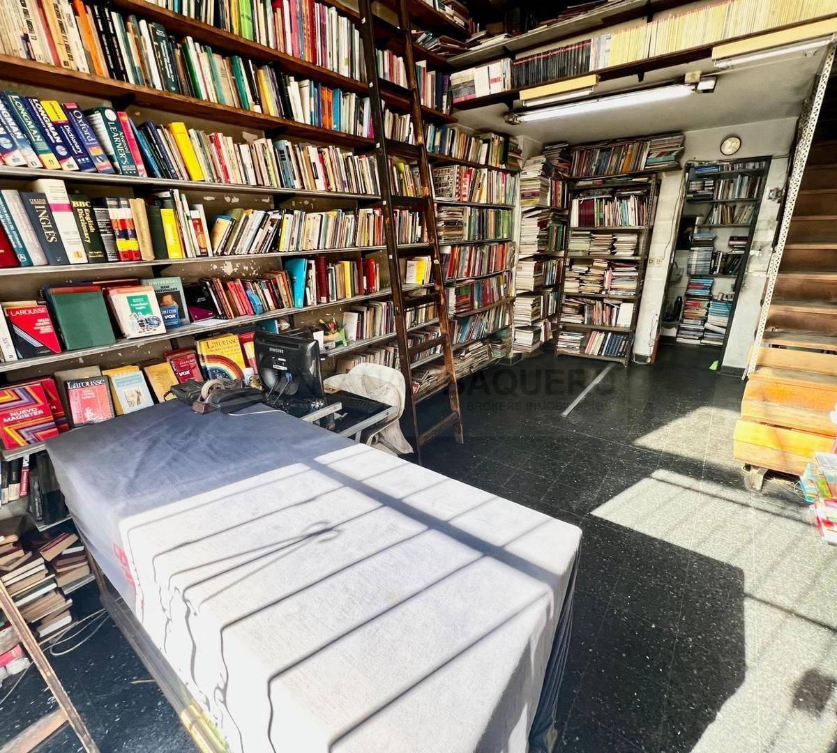 Venta de Local en Pompeya 1