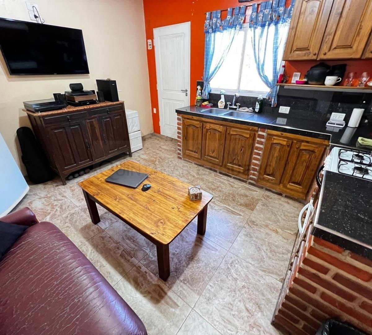 Venta de Casa con 3 Departamentos en Soldati 3