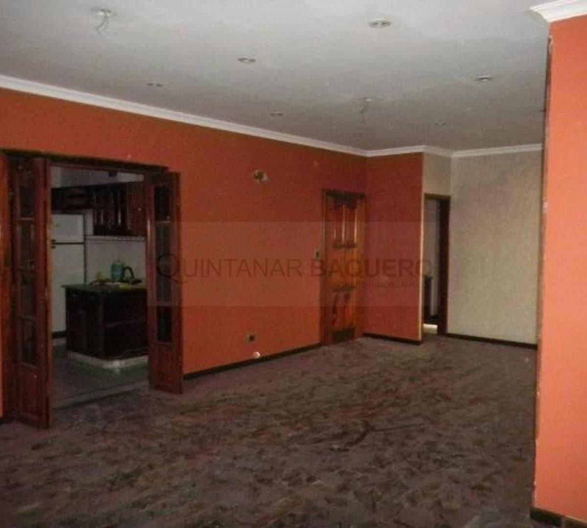 Venta de 5 Departamentos y Galpón en Block en Pompeya 4