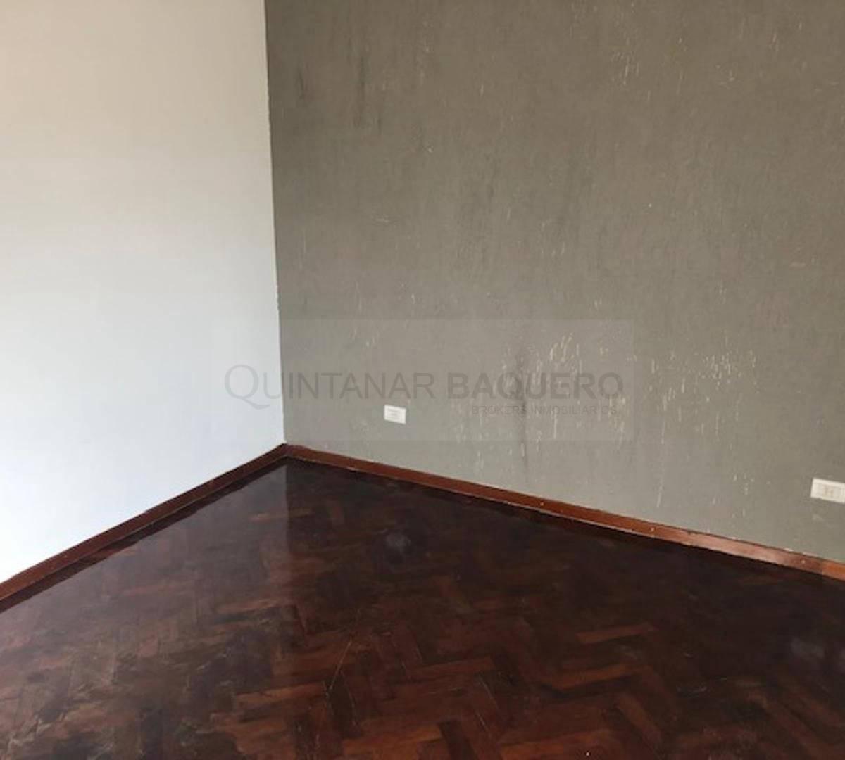 Venta de 5 Departamentos y Galpón en Block en Pompeya 2