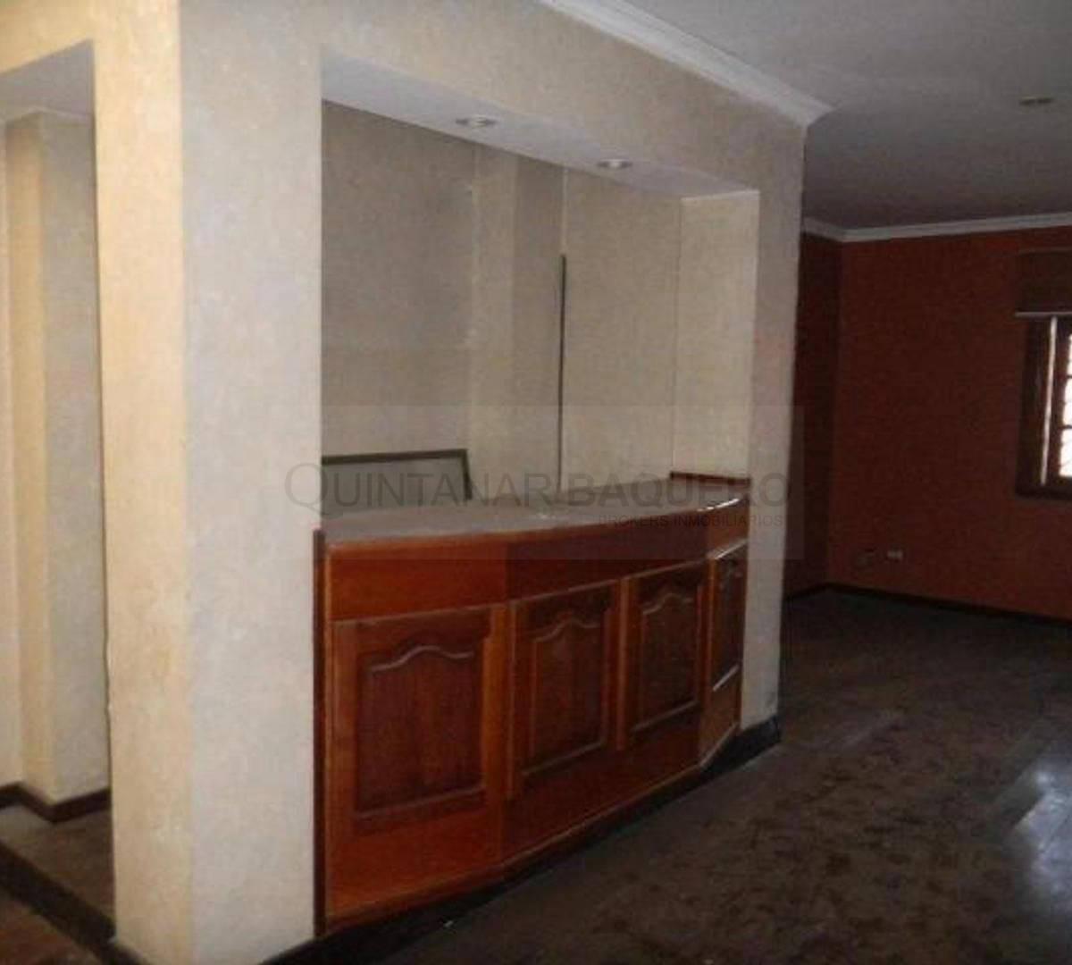 Venta de 5 Departamentos y Galpón en Block en Pompeya 5