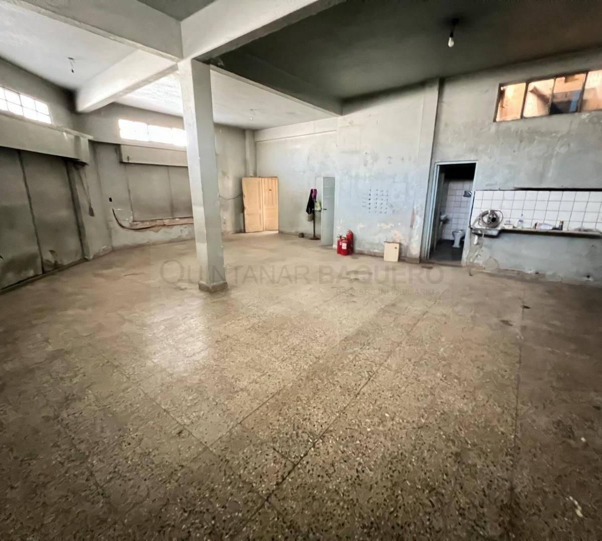Venta de Casa con 2 Locales en Villa Soldati 4