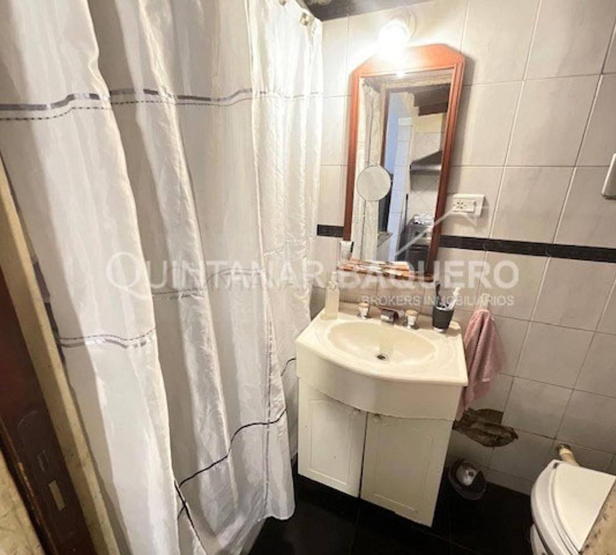 Venta: Casa de 5 Ambientes con Garage. Floresta. 4