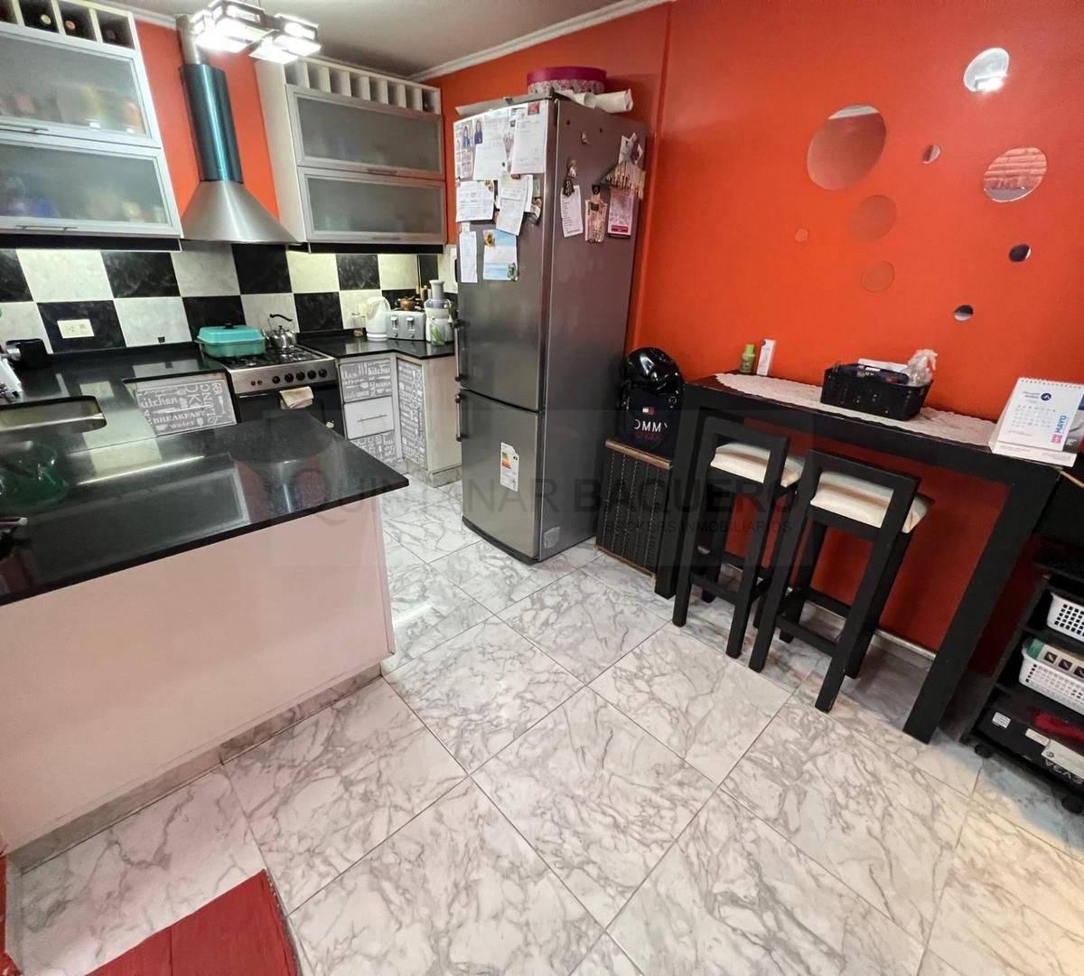 Venta de Casa de 3 Ambientes con Pompeya 5
