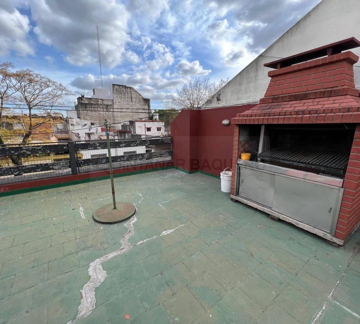 Venta de Casa de 3 Ambientes con Pompeya 3