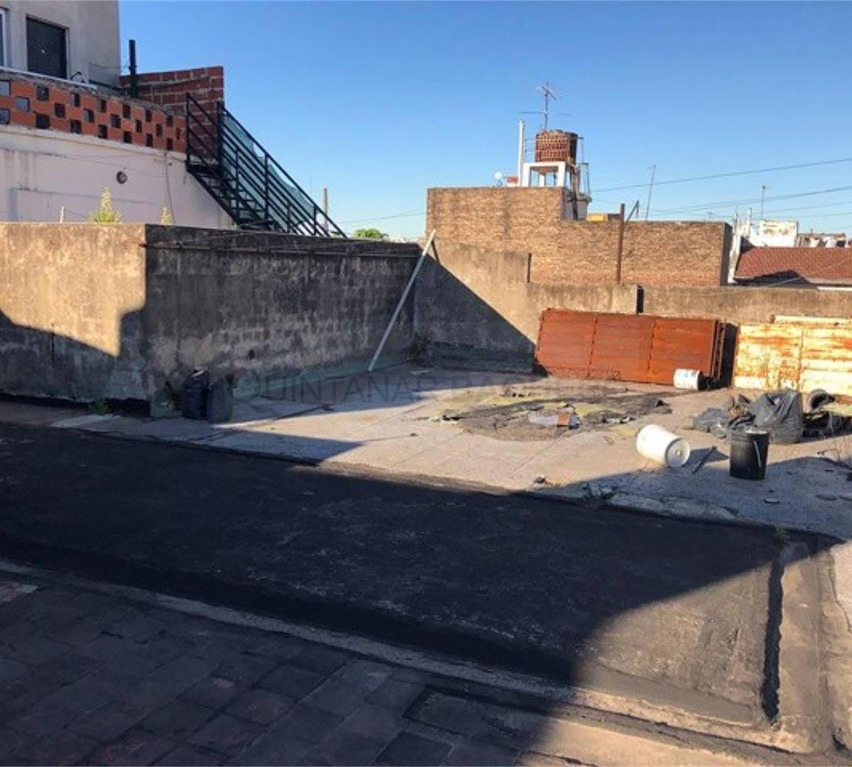 Venta de Galpón con Dos Locales 3