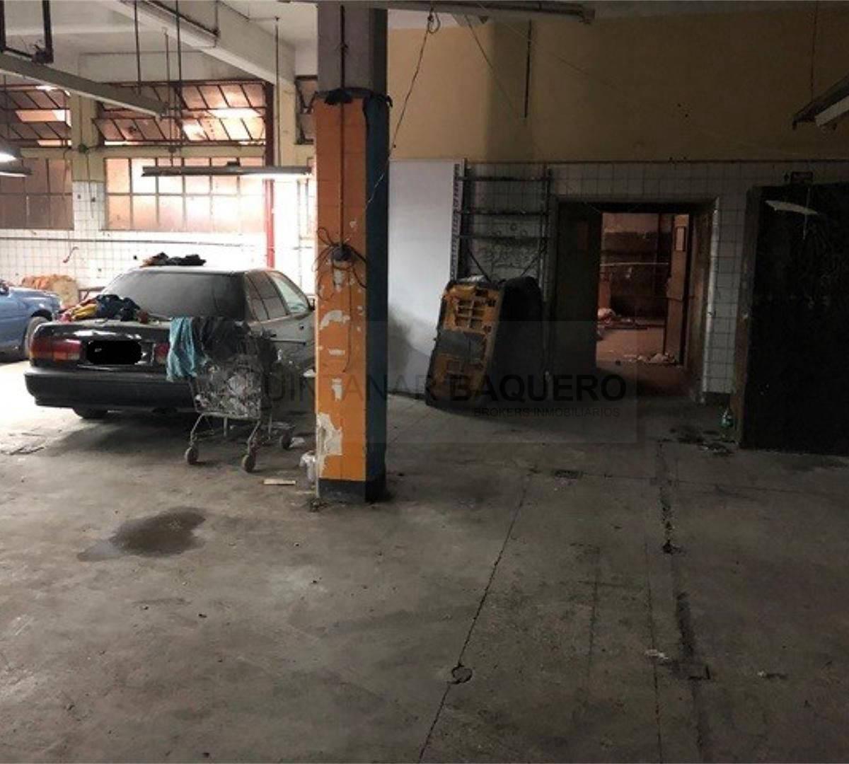 Venta de Galpón con Dos Locales 2