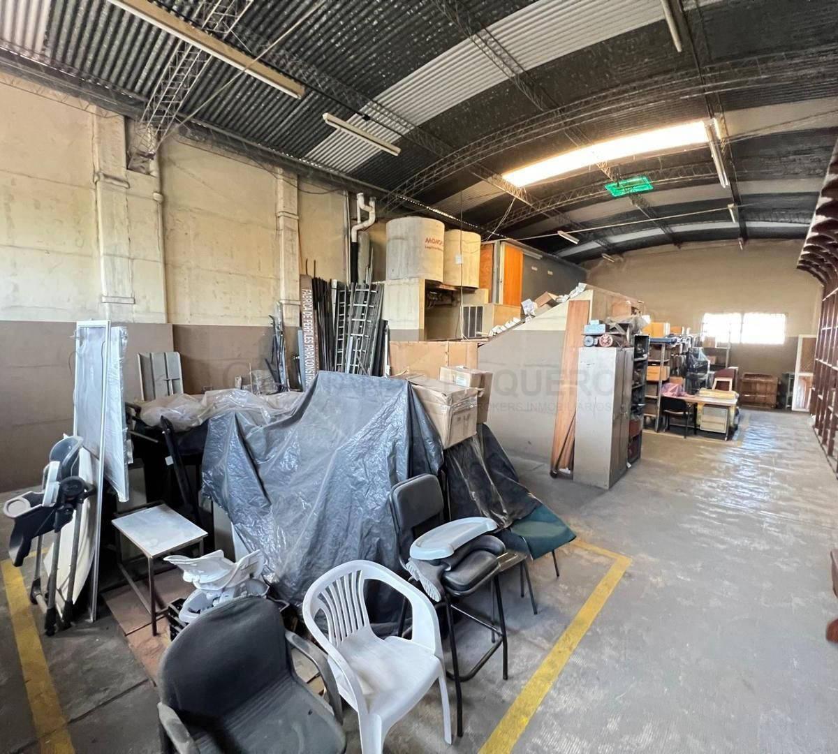 Venta de Deposito de 612 m² 2