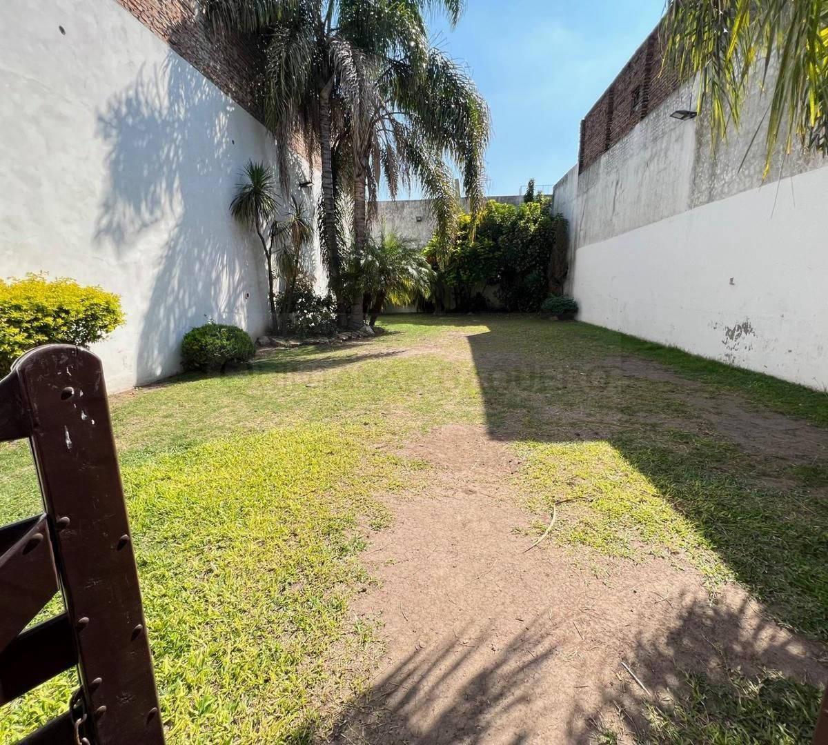 Venta de Departamento de 6 Ambientes y Salon de Fiestas 4