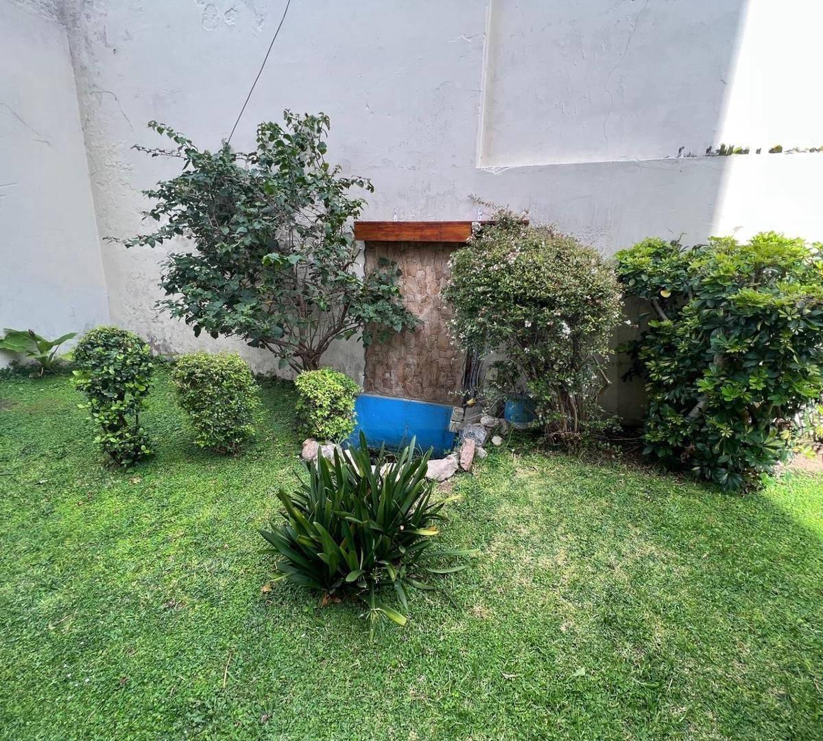 Venta de Departamento con Local 2