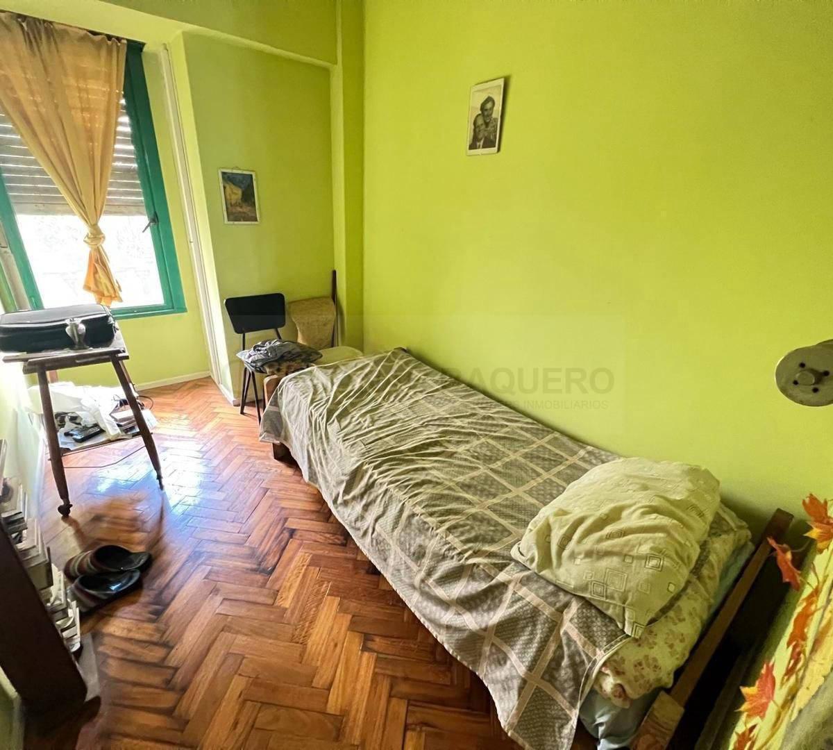 Venta de Departamento con Local 2