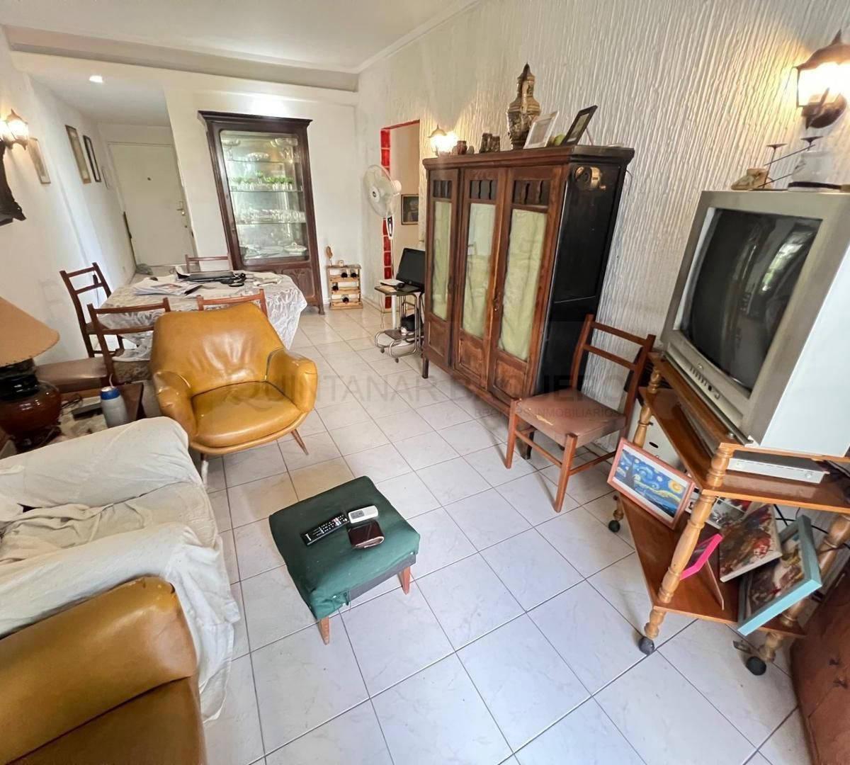 Venta de Departamento con Local 5