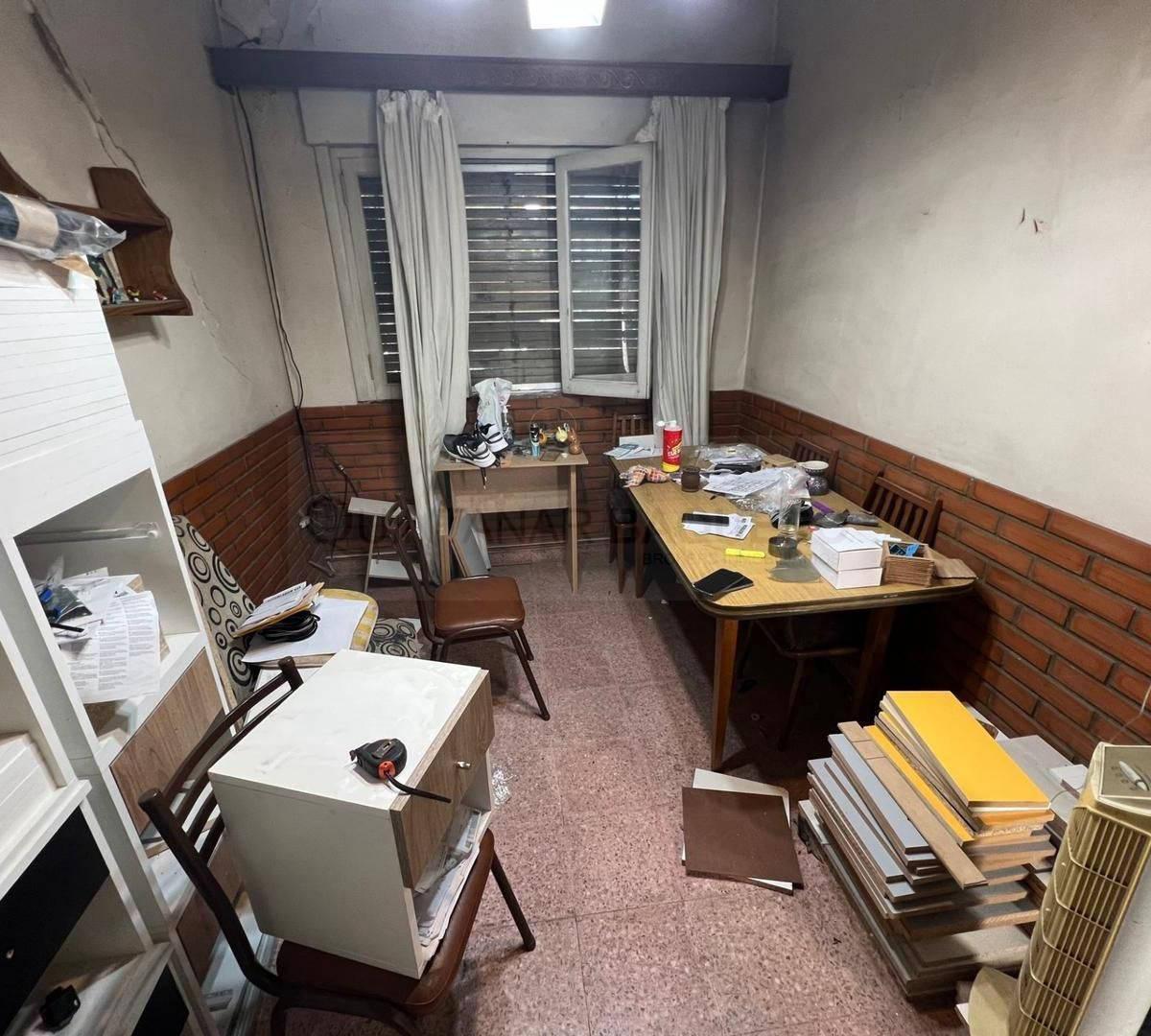 Venta de Casa con Jardin en Pompeya 4