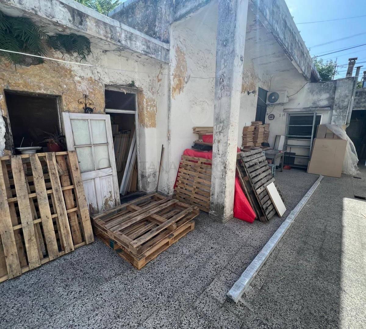 Venta de Casa con Jardin en Pompeya 5
