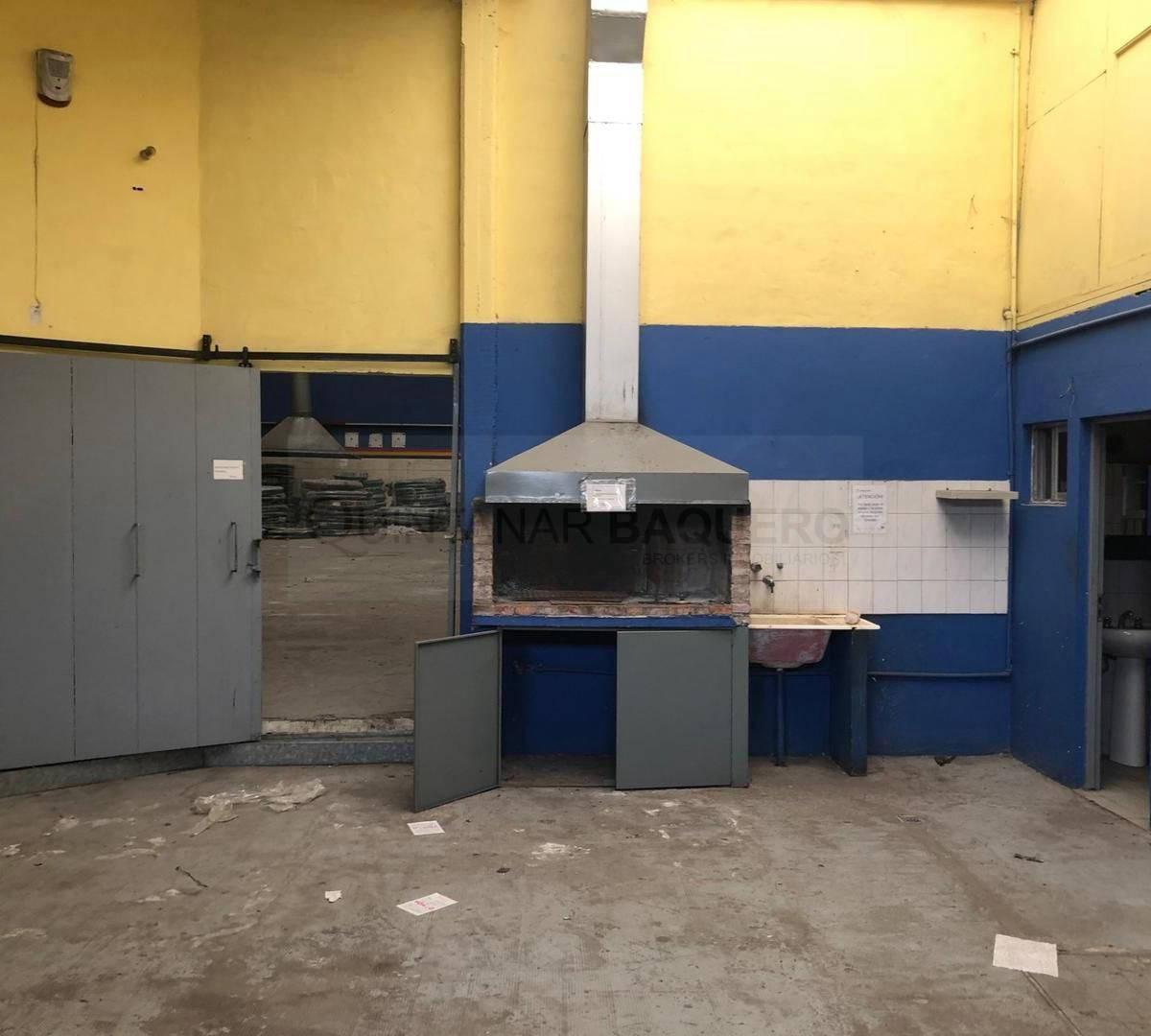 Venta de Deposito de 780 m² en Pompeya 5