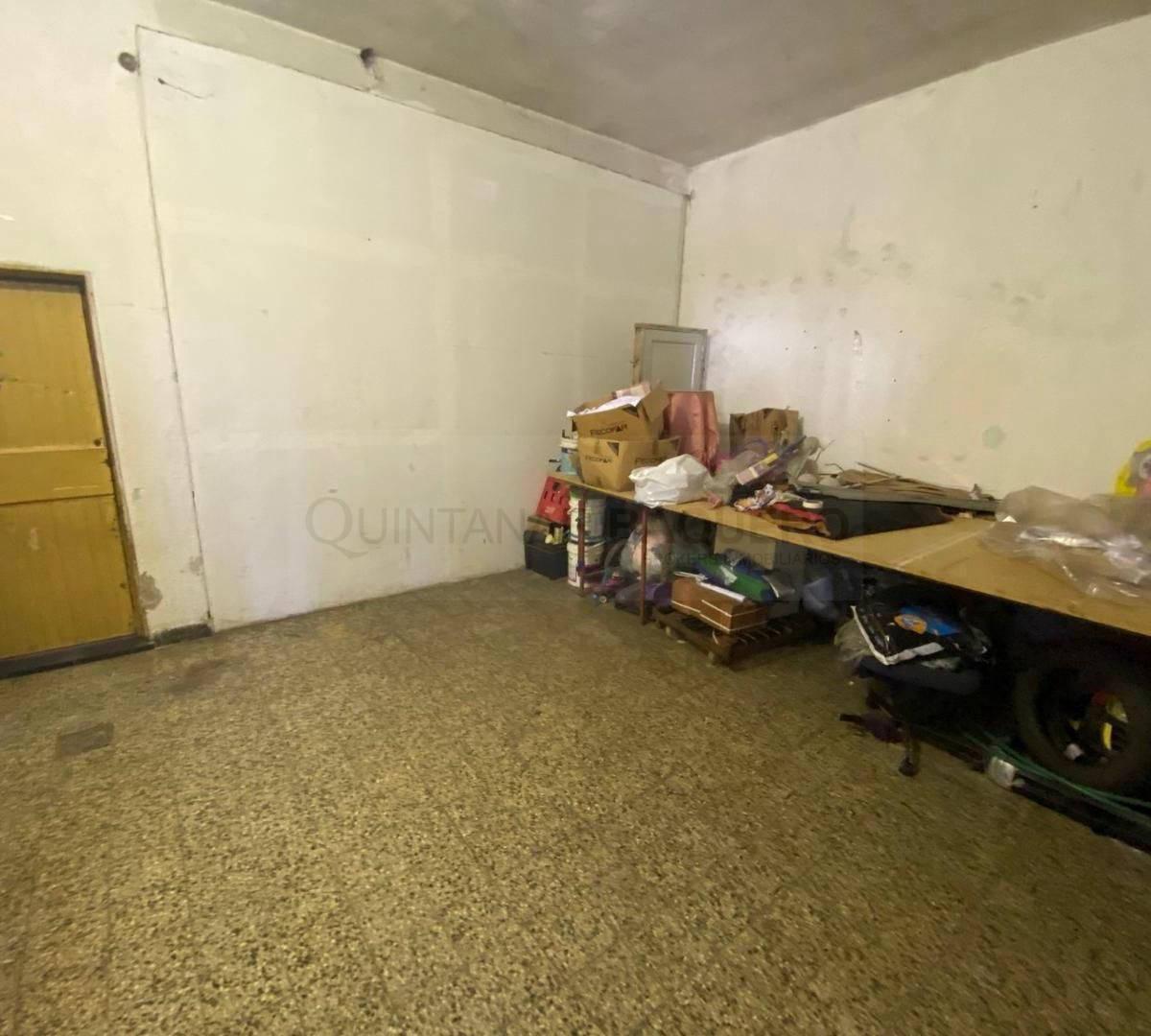 Venta de Departamento Tipo Casa de 3 Ambientes con Local 5