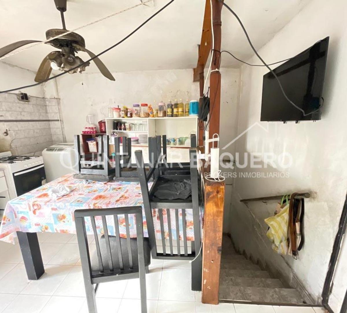 Venta: Galpón con Vivienda. Flores. 1