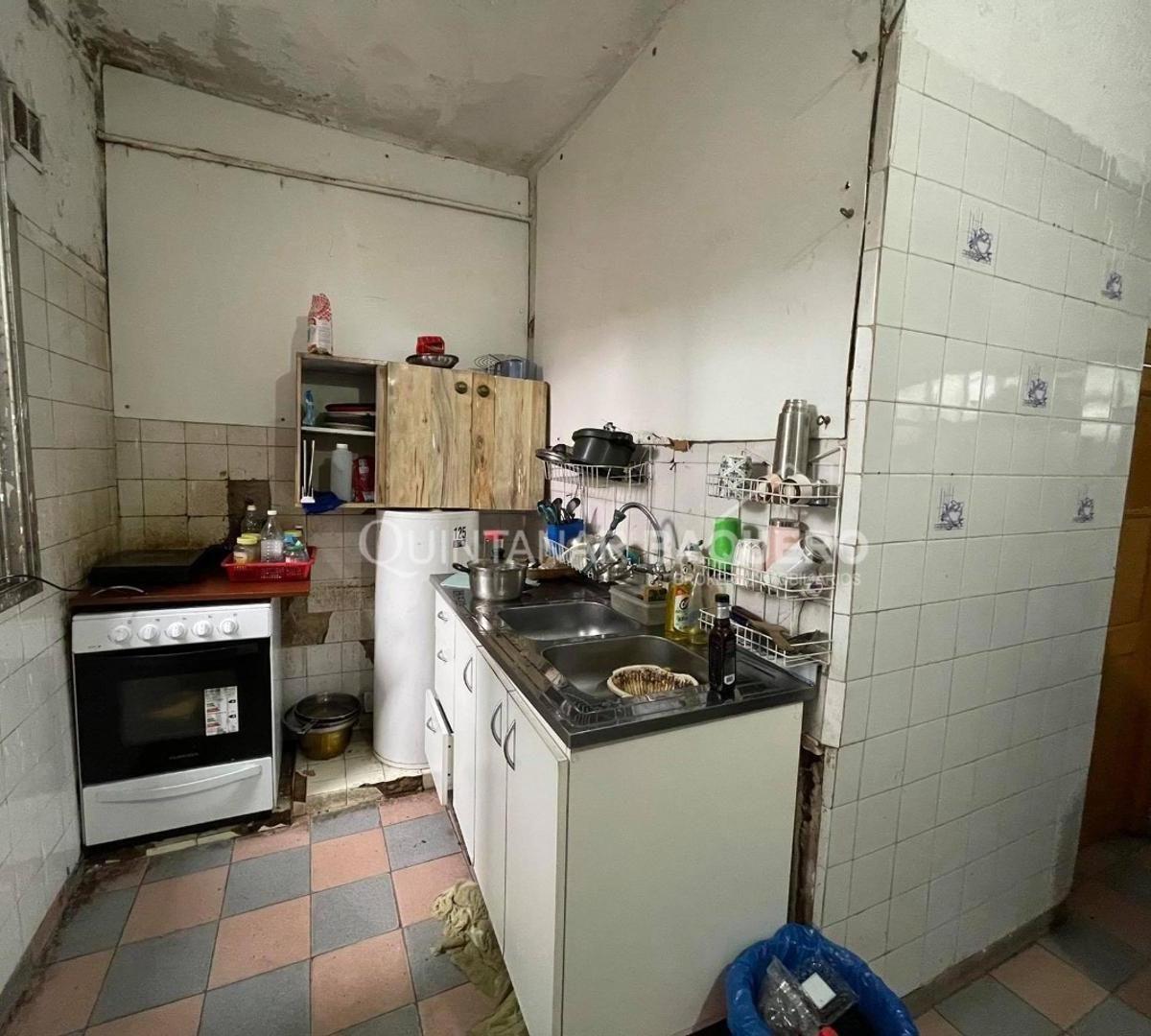 Venta: Casa con Galpón (300 M²) en Parque Avellaneda. 3