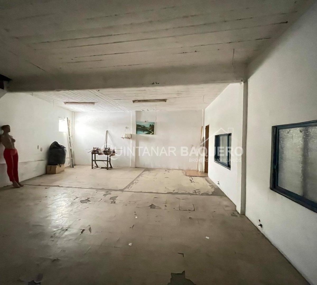 Venta: Casa con Galpón (300 M²) en Parque Avellaneda. 1