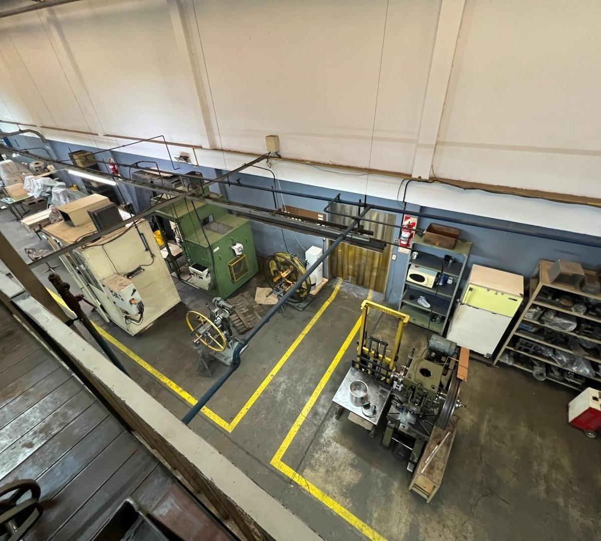 Venta de Excelente Deposito de 1426 m² 5