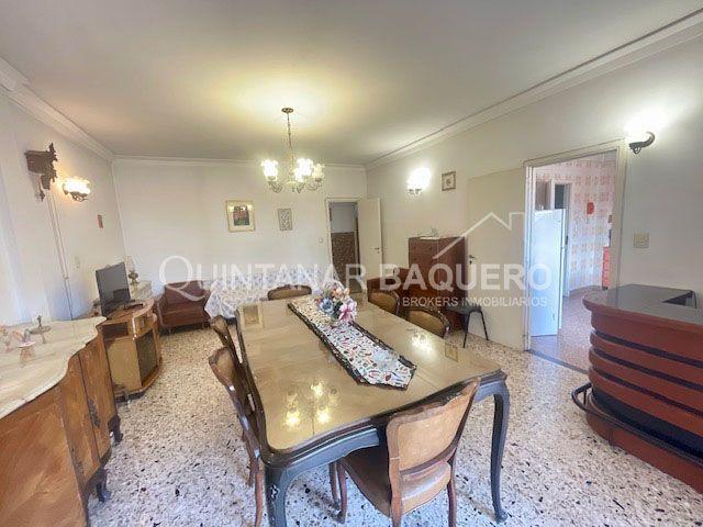 Venta de Casa con Local en Parque Avellaneda. 1