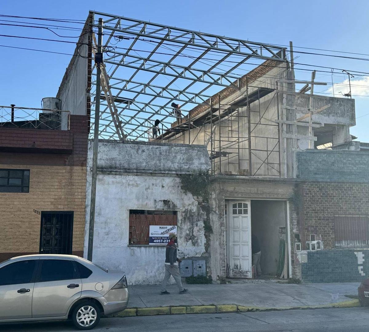 Venta de Deposito en Pompeya 1