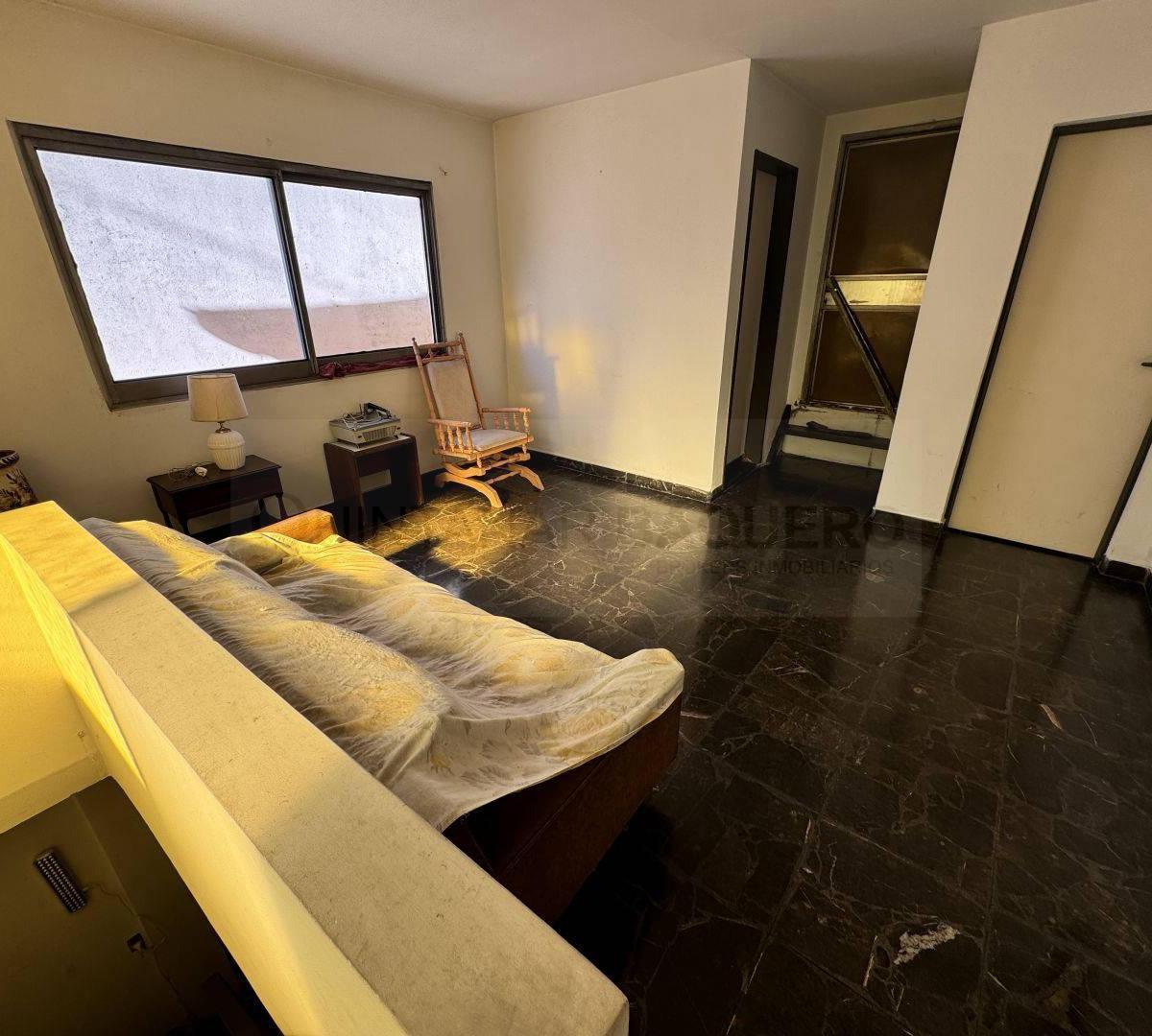 Venta de Hermosa Casa con Amplio Galpon 3