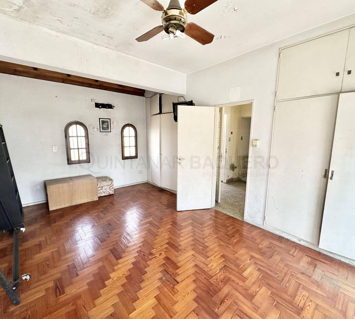 Venta de Casa Al Frente con Quincho 4