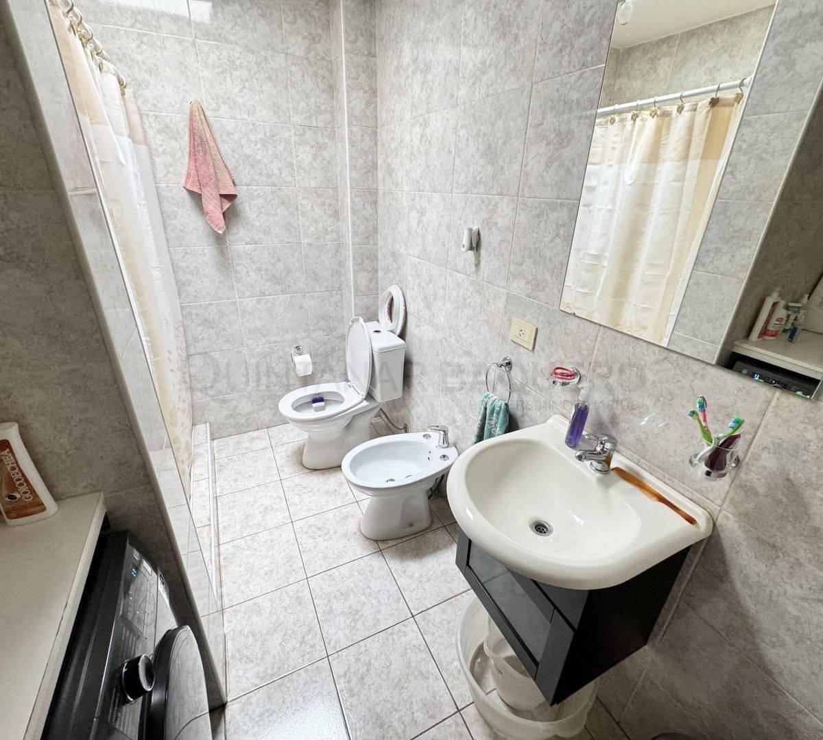 Venta de Casa con Dos Departamentos 5