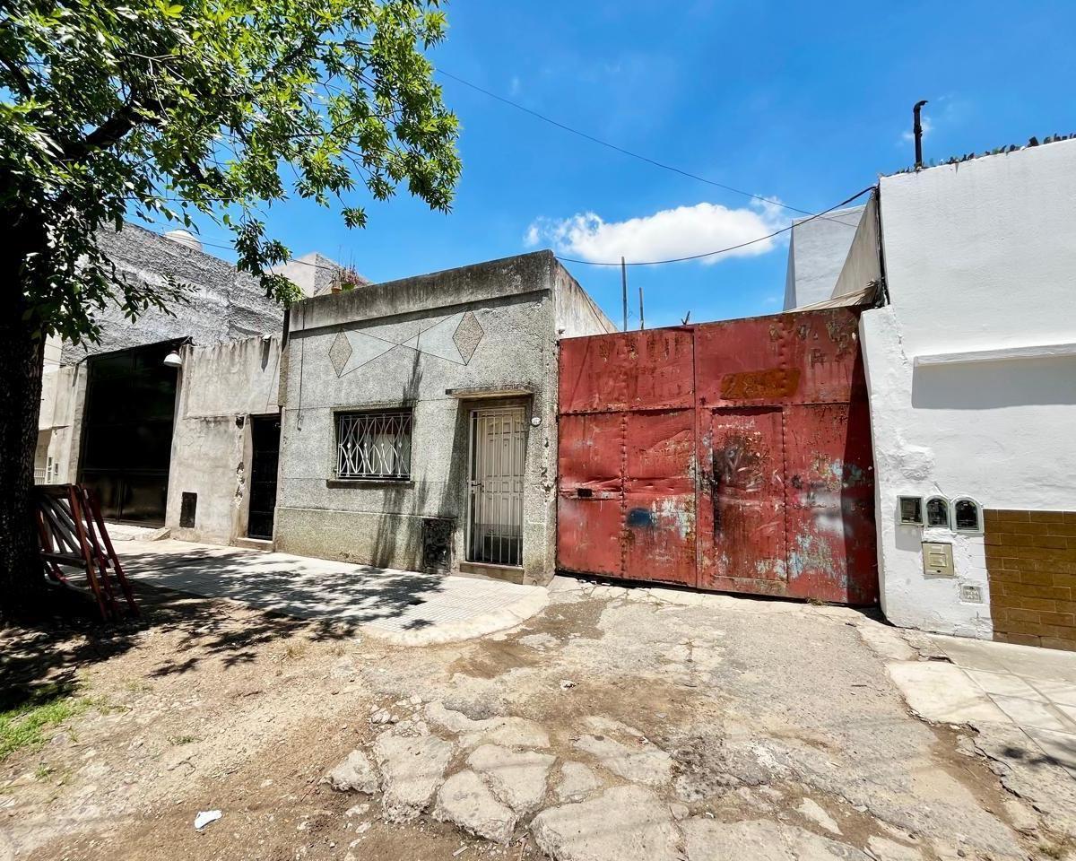 Venta de Casa con Galpón en Villa Soldati. 1