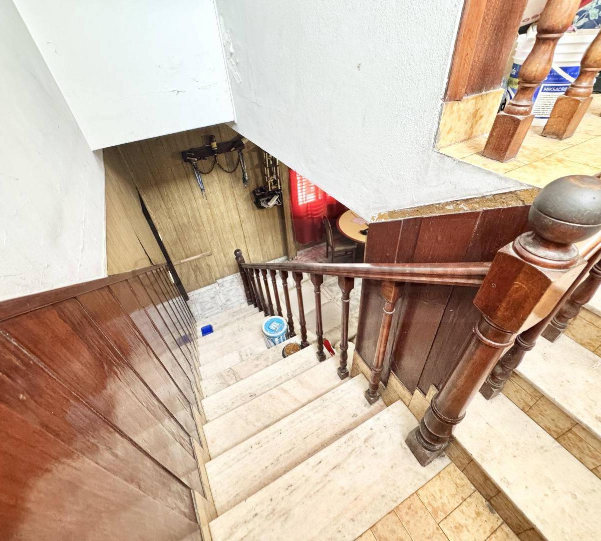 Venta de Casa con Patio y Terraza en Pompeya 5
