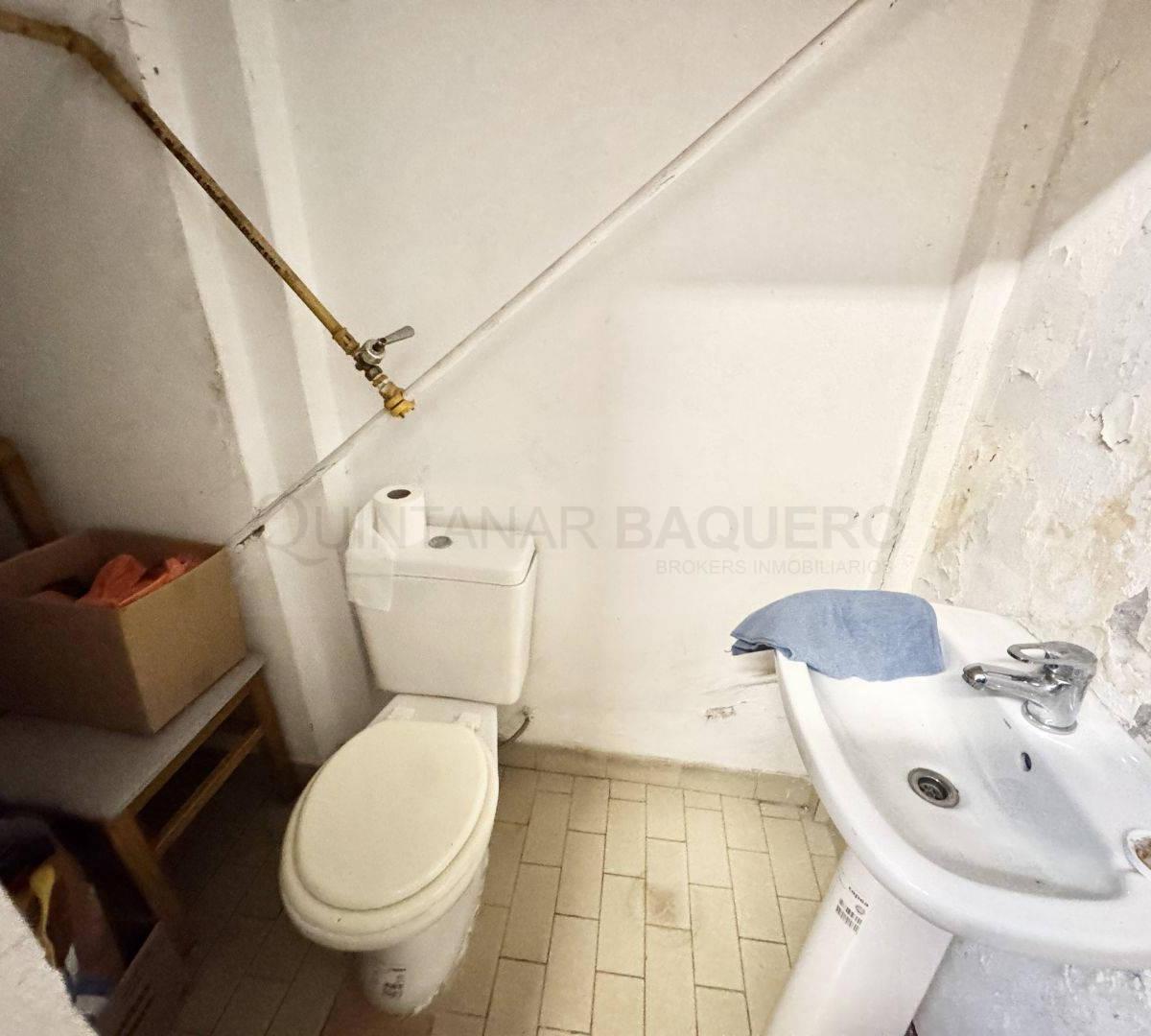 Venta de Casa con Patio y Terraza en Pompeya 3