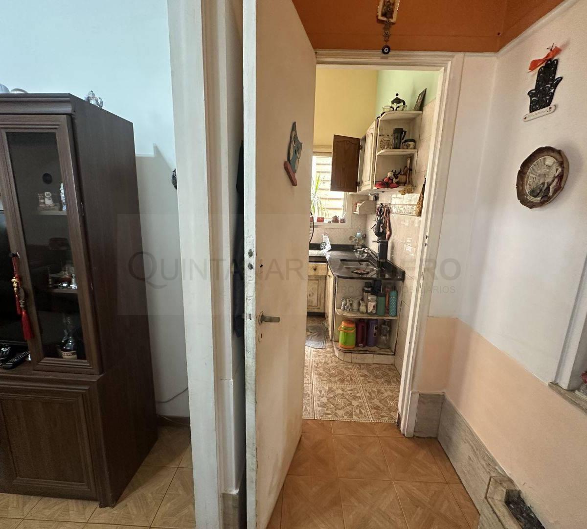 Venta de Hermosa Casa en Flores 1
