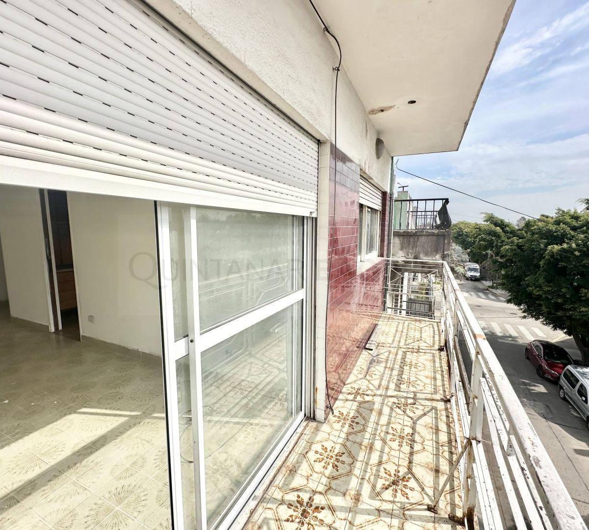 Venta de Departamento en Block con Cochera y Terraza 2