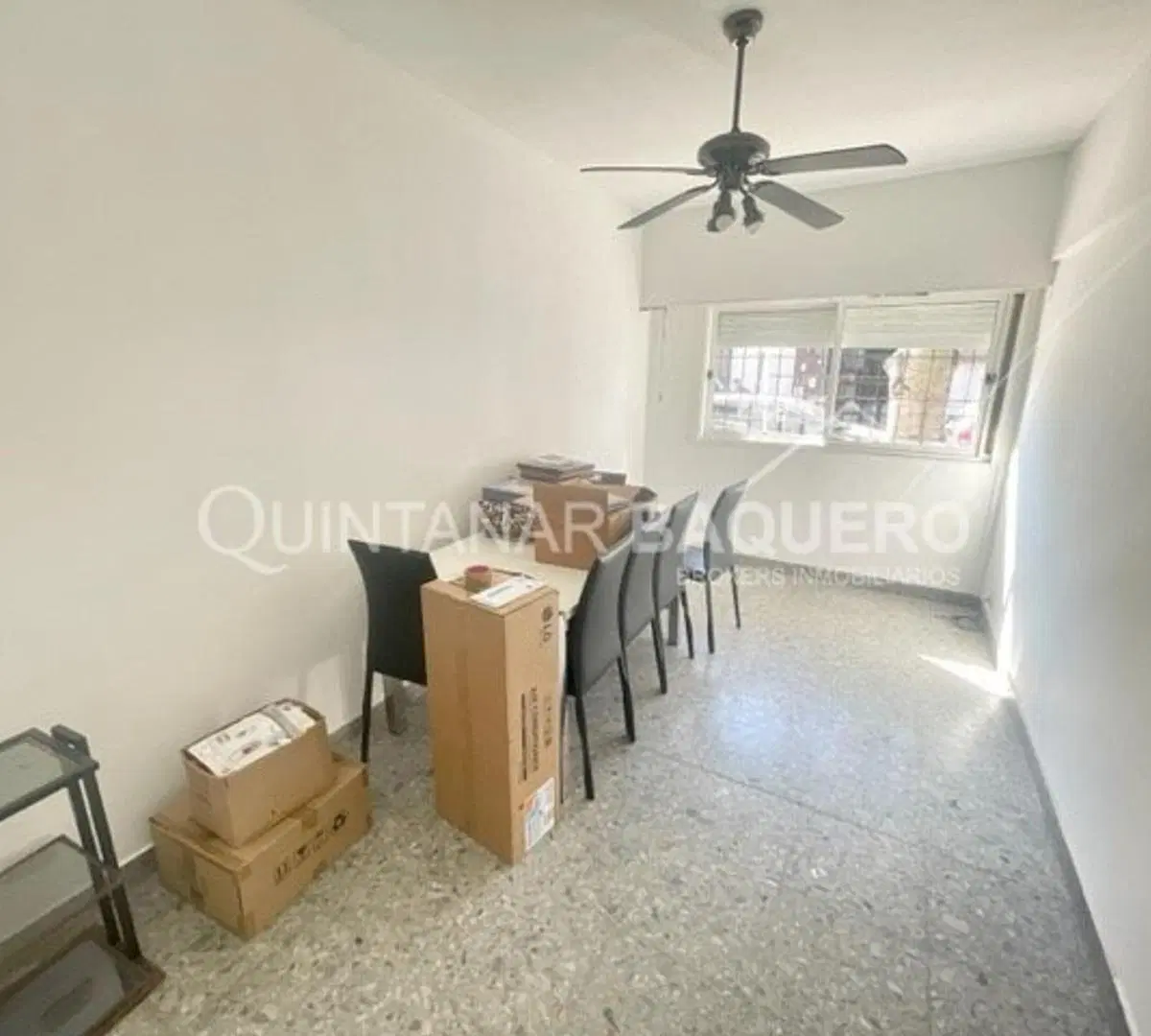 VENTA: Departamento de 5 ambientes con garage. N. Pompeya. 3
