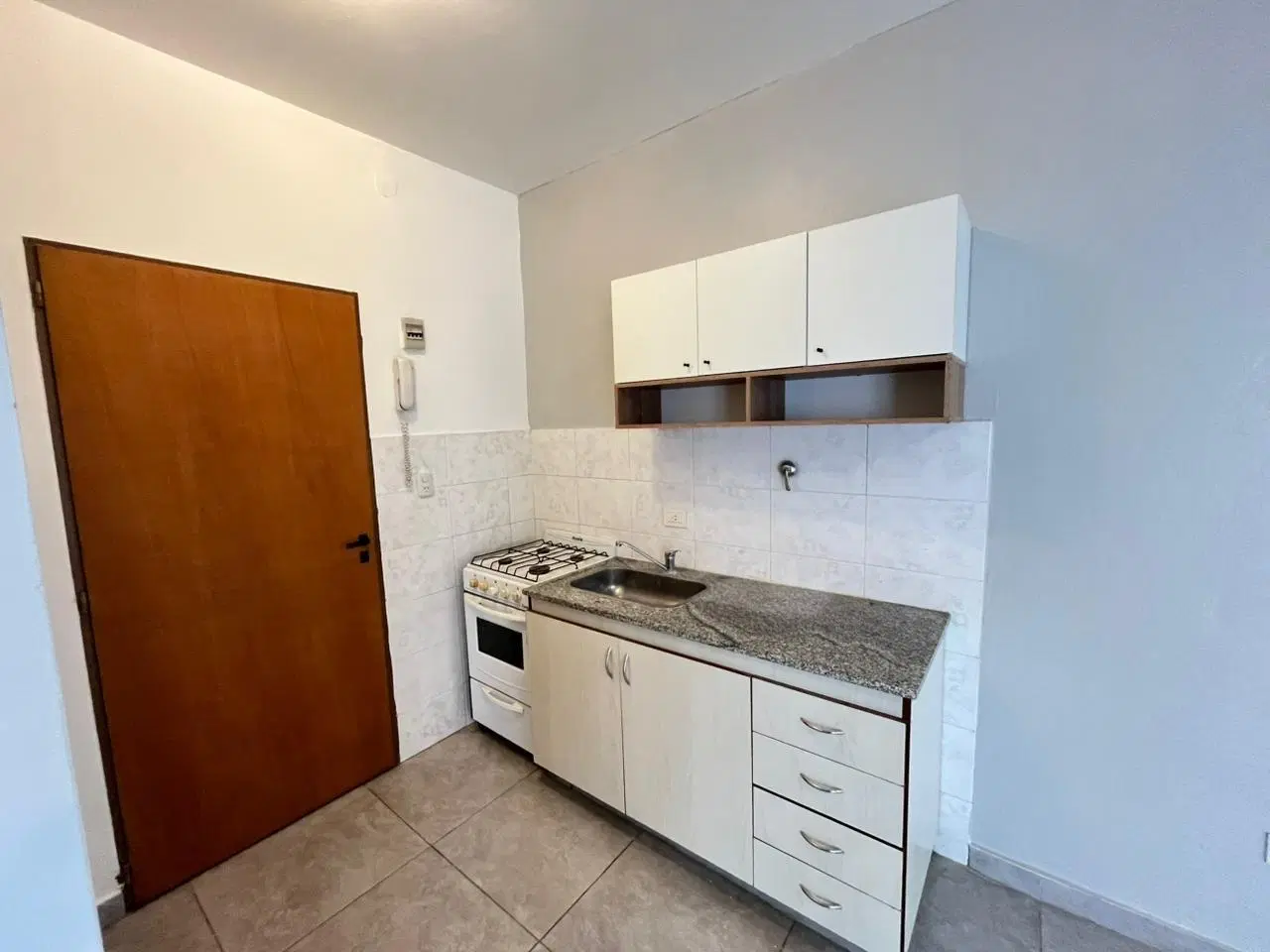 Departamento 2 Ambientes en Alquiler en Parque Avellaneda | Primer Piso por Escalera con Bajas Expen 3